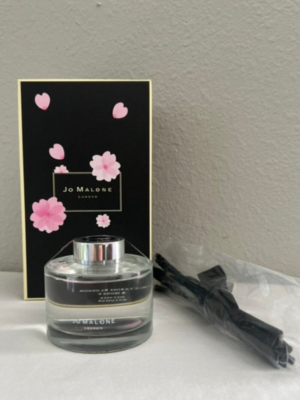 Jo Malone  nectarine blossom & honey diffuser 5.6 oz / 165 ml